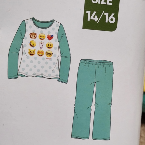 Emoji Graphic 2pc Pajama Set (various sizes) - Picture 4 of 10